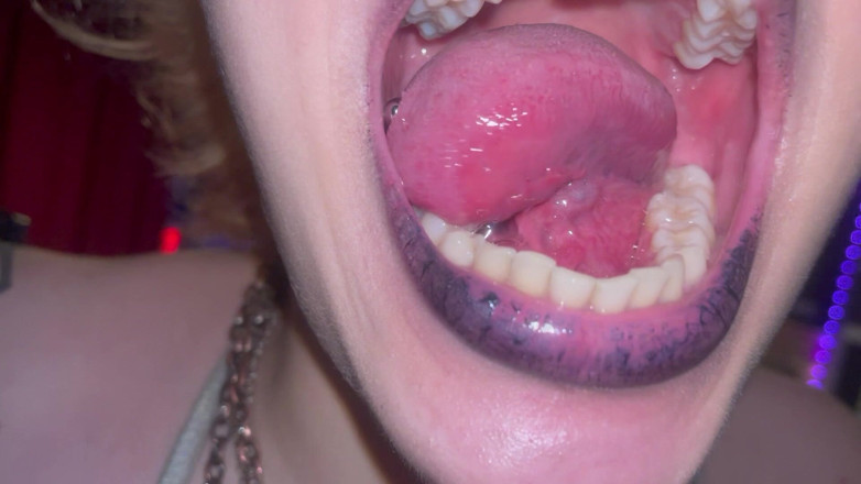 Glitterqueen1999: 嘴游哥特语女孩uvula扁桃体牙齿舌头