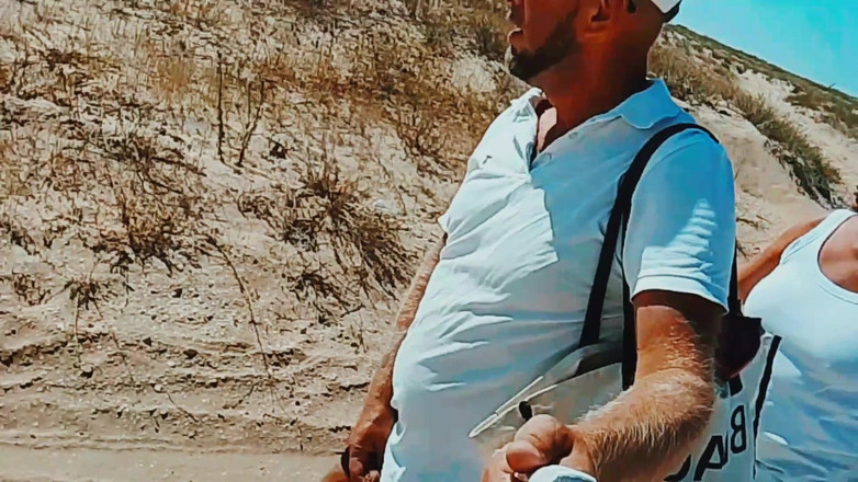 Crazyfamily 1970: Смоктати незнайомця на дорозі