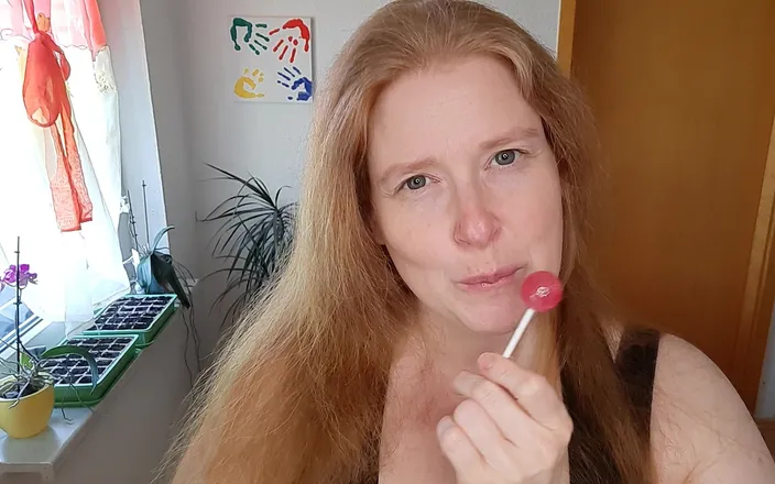 Curly_Dreams: Suck Lollipop