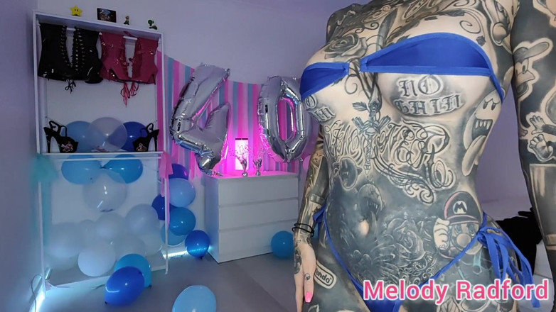 Melody Radford: Schiere pink und blauer Mikro-bikini probieren Melody radford onlyfans an