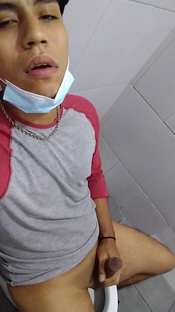 AlexAlejandro13: Intrând în baie