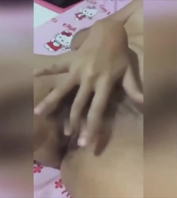 HottiePinayChic: Filipineză sexy șic se joacă și tachinează pula
