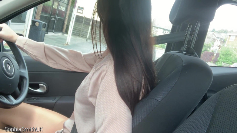 SophiaSmithUK: Seksowna dziewczyna jedzie