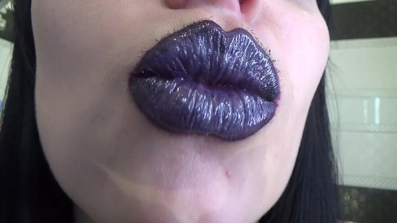 Goddess Misha Goldy: Bibir glossy ungu! Fetish ciuman dan bebek wajah!!