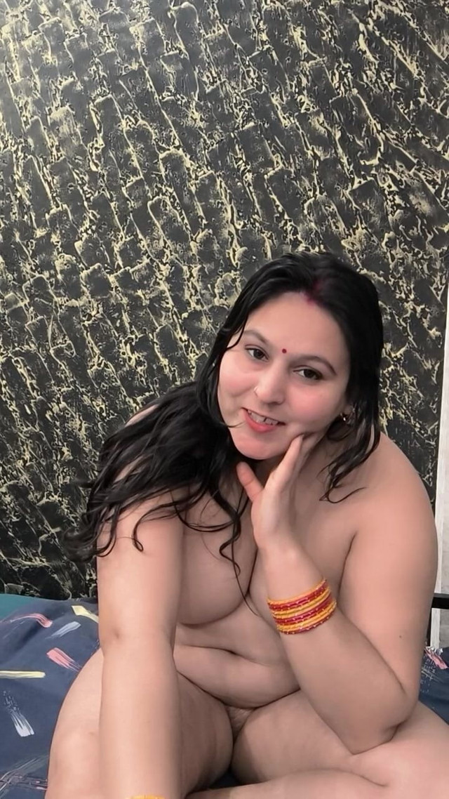 Indian Babe Fingering Pussy (Desi chudai hub) Indian Babe Fingering Pussy (Desi chudai hub)