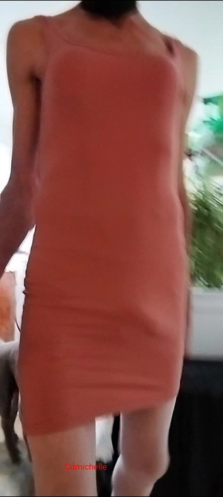 CD Michellex: ついに、家の中で一人で家の中を歩き回る。なぜ雨が降るのですか?