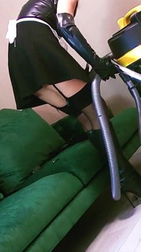 Babysitter Vacumming