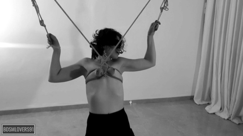 Bdsmlovers91: Winzige titten eng gefesselt