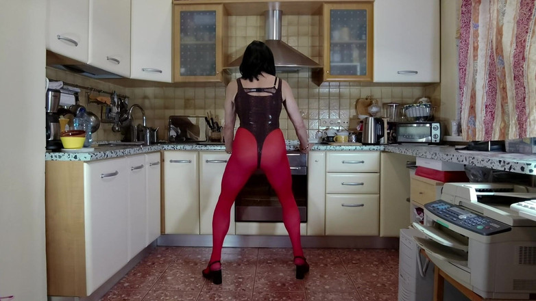 Sissy Cummy Lingerie: Thể dục khiêu dâm ngắn ngẫu hứng của Michelle Hernandez
