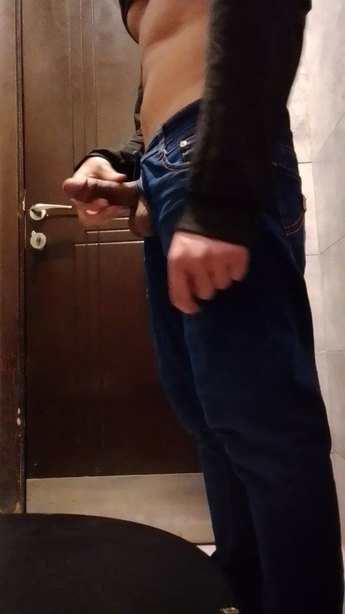 HemoShovel: Indian Young Boy Masterbating in Her Bathroom H.j - Hemoshovel