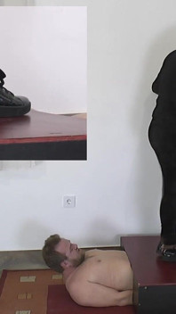 Herrin Dyanna Trampelt, Während Sklave Orgasmus Hat! Ein Bild in Einem Bild