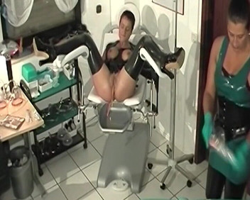 BB video: Dziwaczne gry dla niemieckich dziwek 2 - mówione po niemiecku