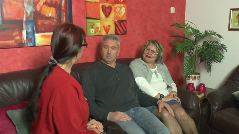 Deutsche Amateur Pornos: Horny and Wet German Threesome Fuck