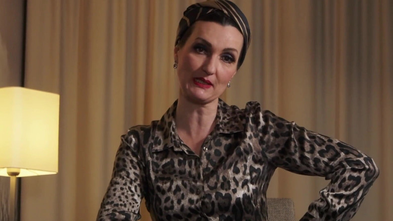 Lady Victoria Valente: Your office boss knows what a failure you are!