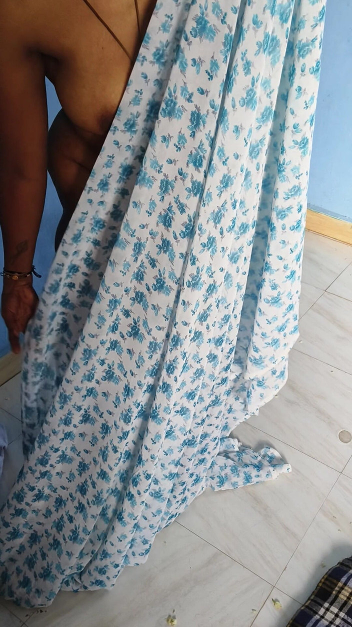 Tamil lesbian: Hot Boobs Show