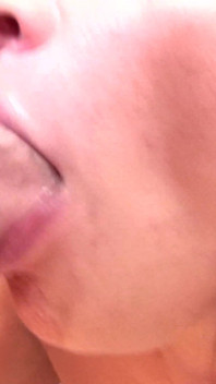 Fisted dalam pantatnya dan deepthroated