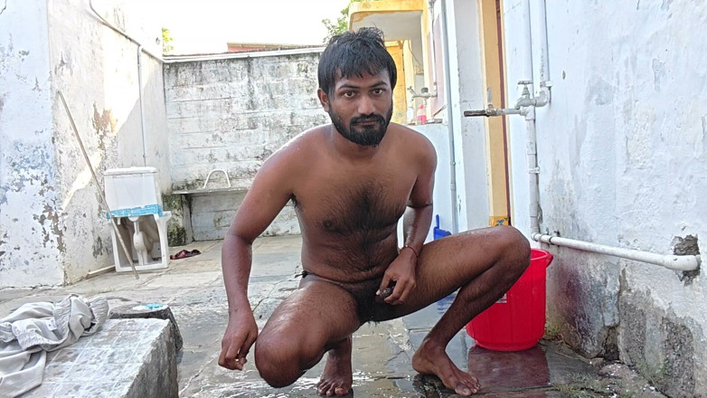 KUMBHA MANOJ KUMAR: XHard - Video z venkovního koupání Kumbha Manoj Kumar