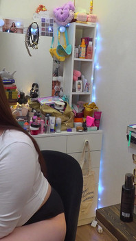 我在性上取悦一个不在框架中的男人