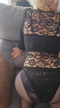 Donna matura in lingerie sexy