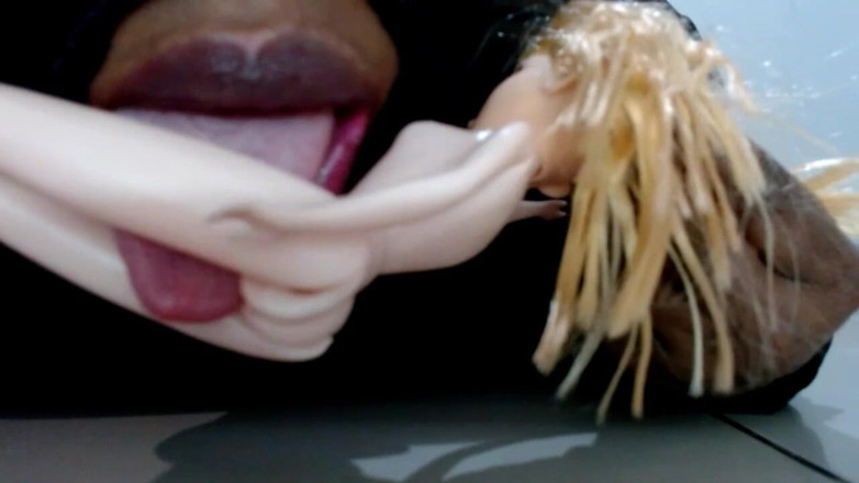 Maeling: Giantess 娇小的女同性恋浪漫 - 舔阴