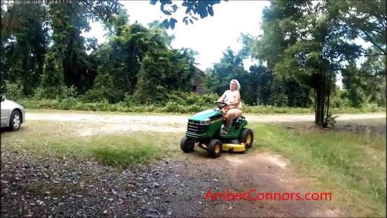 Amber Connors: Nude lawn mower
