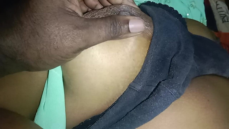 Tamil Anti Uma: Poszedłem do domu mojej cioci i ona była tak piękna...