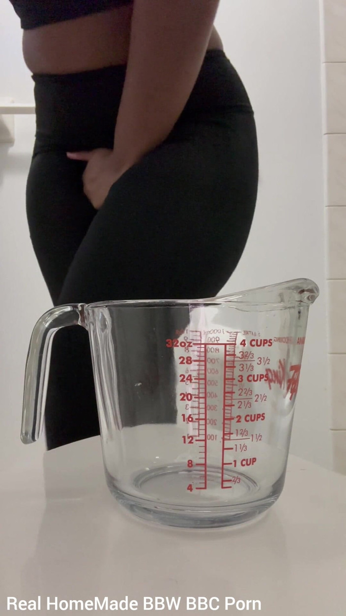 Super sexy ebony cuties: Melakukan Seperti yang saya disuruh memegang wee saya sepanjang hari...