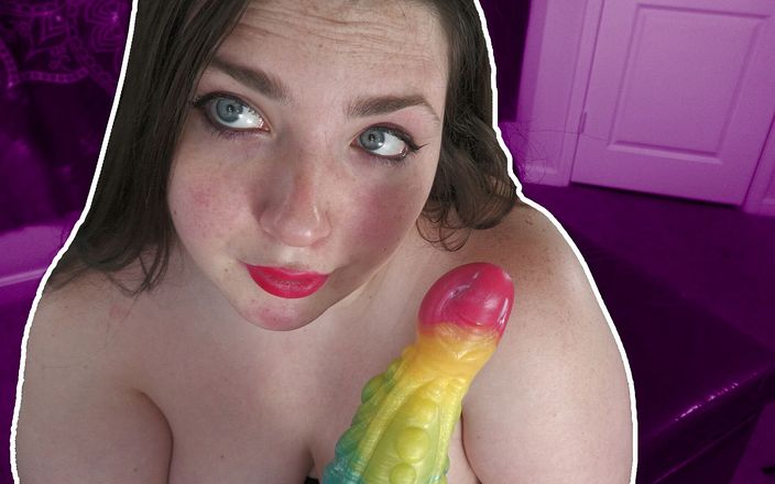 Ashley Lynn: ぽっちゃりBBWはモンスターディルドで自分自身をファック
