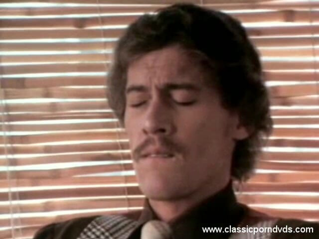 Classic Porn DVDs: 흑인 대물 자지에게 따먹히는 핫한 밀프