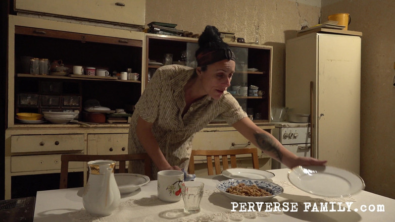 Perverse Family: パーバース・ファミリー 25.3(シーズン2)マスクド・デザイア・ファンタジー