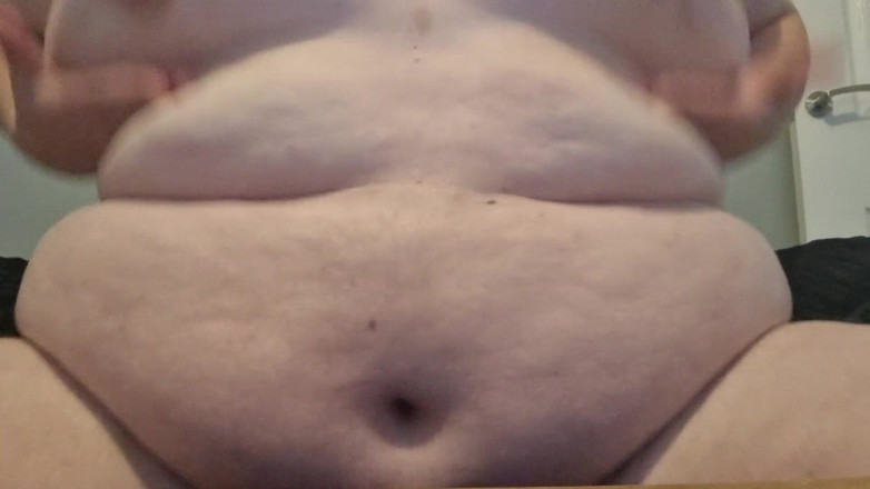 Big man: Peitos saltando