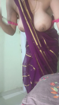 Wildindianbebo Danse entièrement nue profitant d’une pleine satisfaction