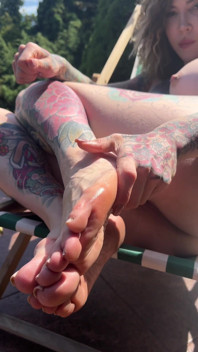 Finger Dance Delight