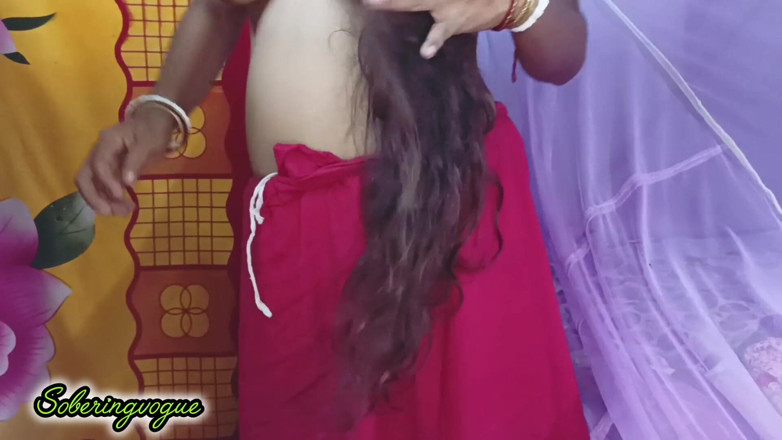 Soberingvogue: Desi indiana Bhabhi ka grandi tette e cazzo molto duro...