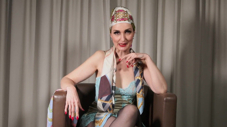 Lady Victoria Valente: Horny silk scarf instructions for you