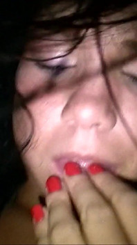 Linda fica tão excitada chupando pau precisa sentar nele