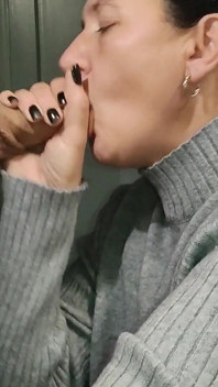 입에 사정하는 미시 밀프 마누라 펠라