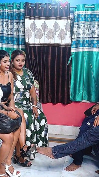 Tiga bhabhi panas dan empat devar mereka seks gangbang tegar di bilik bechelor filem penuh ( audio hindi )