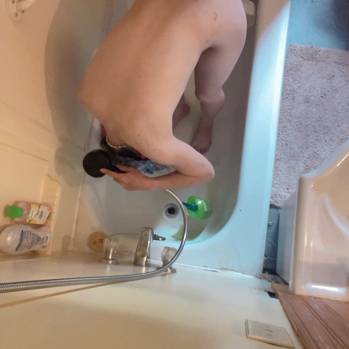 sweethanajapanese: Clean Hair Before Shower