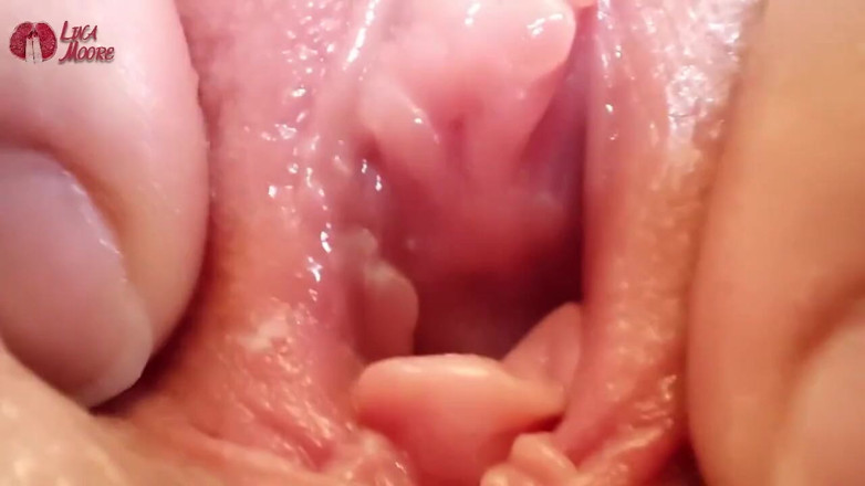 Lina Moore: Coño extremo de cerca Dilatador vaginal
