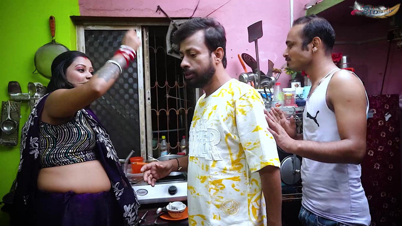 Desi Bold Movies: Desi Mallu Bhabhi Hardcore Fuck with Local Debar at Kitchen...