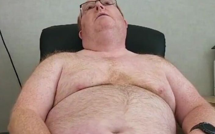 Daddysmudge: 직장에서 자위하고 큰 부하를 사정