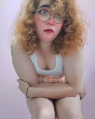 MachnaA: La trans puppet mette su uno spettacolo per te