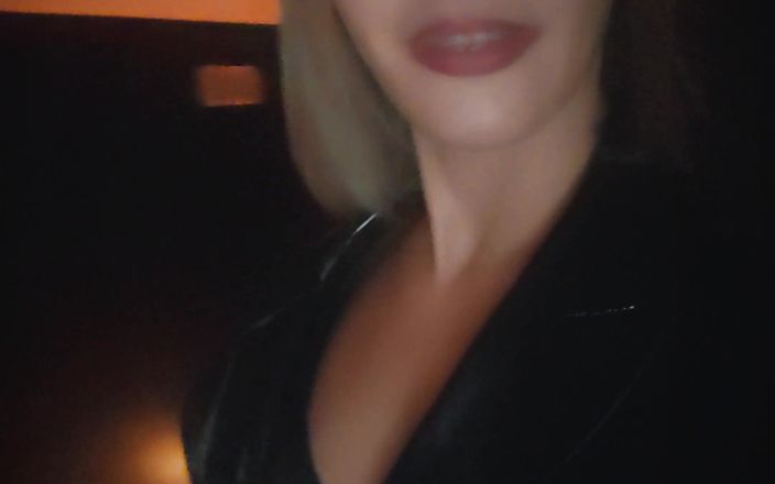 DeesseJulia: Příprava oblečení My Dungeon a Wetlook - Maitresse Julia