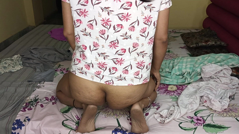 lust of milf: Sahibe hizmetçinin penisiyle susuzluğunu gideriyor - en sert sikiş