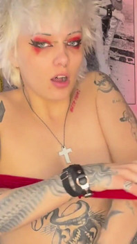 Fetish lipstik super ceroboh nyepong kontol pacar mp4