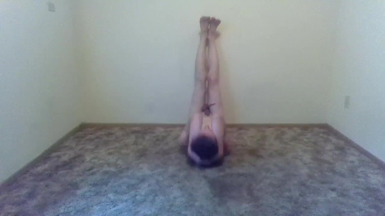 LilTaste: Nude Exercises: 10 Wall Sit-ups