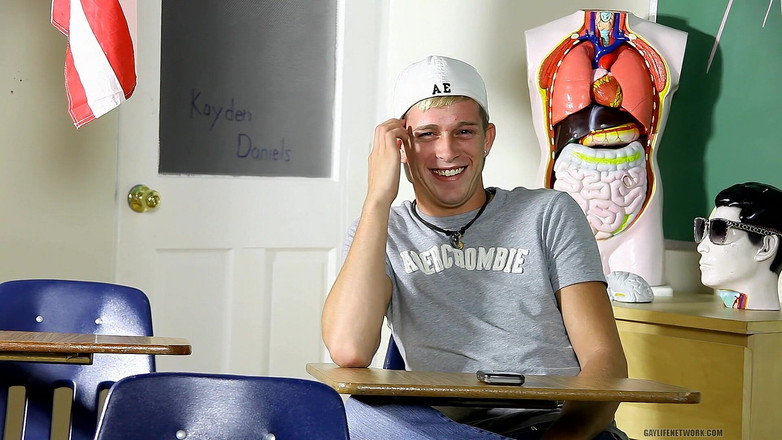 Teach Twinks: Секс-привлекательность тусовщик Kayden Daniels Oozes