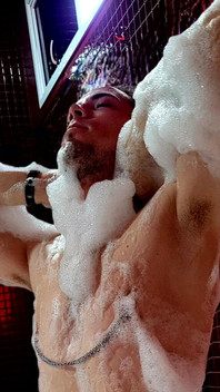 Motel Bath Tub! Let's Bubble with Me