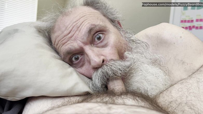 FuzzyBeardBoy: boodhi daadhi vaali land choosne vaali apni gali ke niche...